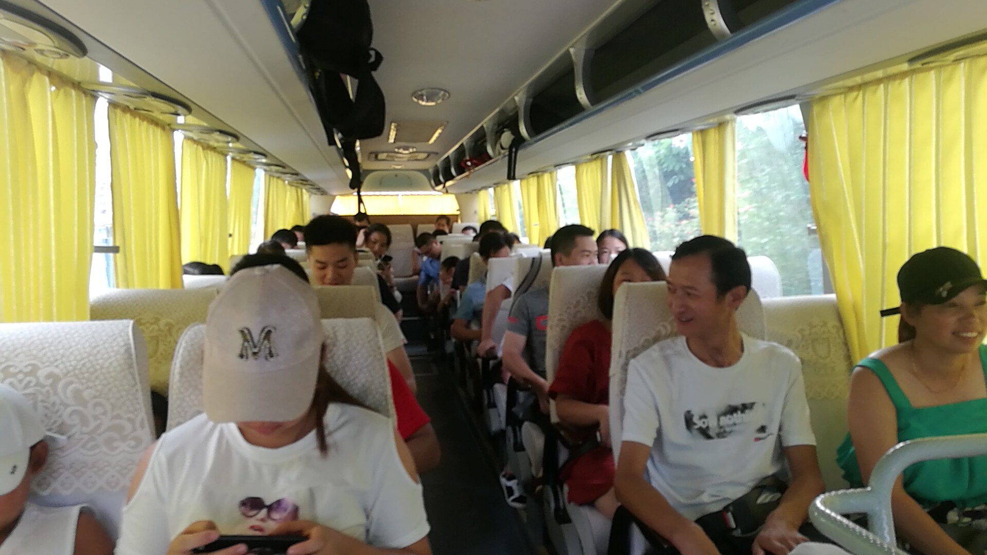 公司成立十周年員工和家屬旅游風(fēng)采